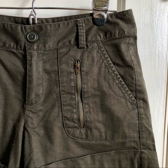 Banana Republic Olive Green Cuffed 4" Shorts - Picture 2 of 9